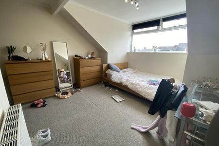 St Annes Avenue, - Photo 3