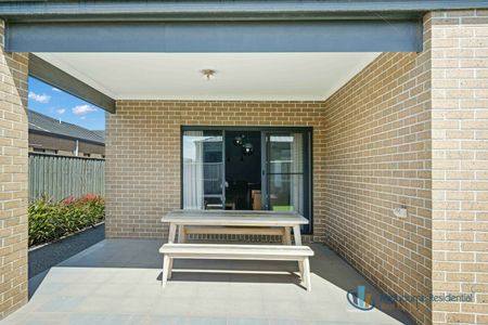 9 Dewberry St, Manor Lakes VIC 3024 - House For Rent | Domain - Photo 2