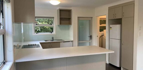 One Bedroom Apartment including whiteware - Photo 2