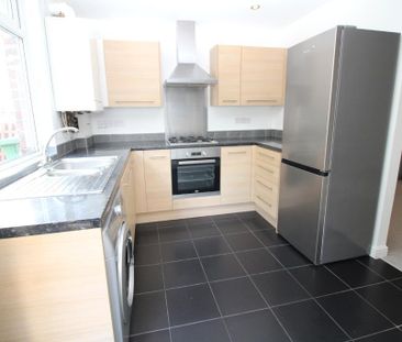 2 bedroom terraced house to rent - Photo 5