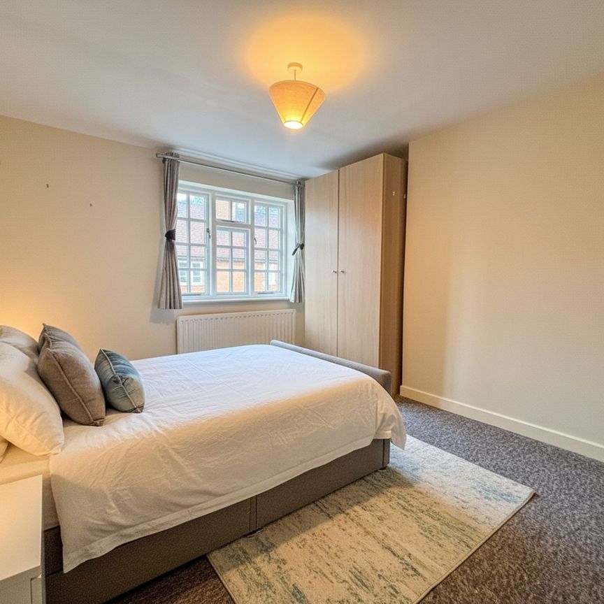 2 bed terraced house to rent in New Street, Kenilworth, CV8 - Photo 1