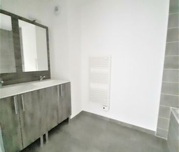 Location Appartement 3 pièces 63m² NIMES 30000 - Photo 6