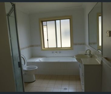 Walk to Station - Photo 5