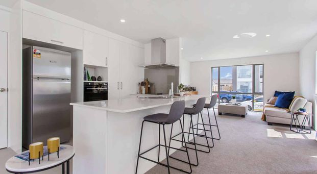 Four Bedroom Beauty! - Photo 1