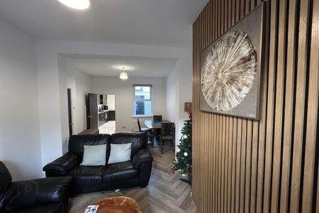 82 Richardson Street, Belfast, BT6 8DY - Photo 4