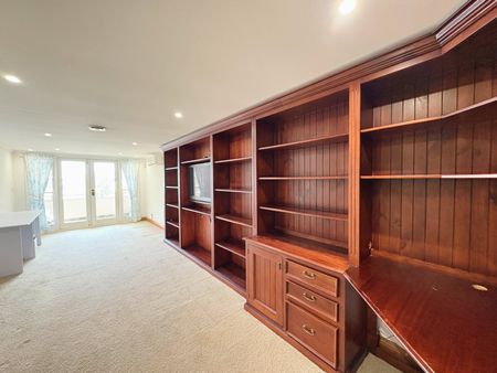 Charming Home in Waterfront Location - Photo 5