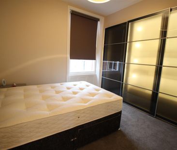 Apartment in Spencer Street, City Centre - Photo 2