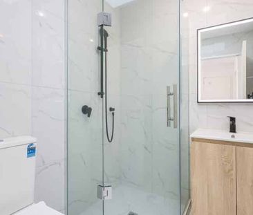 Modern 3 Bedroom Townhouse in Flat Bush - Photo 4