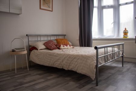 Room in a Shared House, Brampton Grove, HA9 - Photo 3