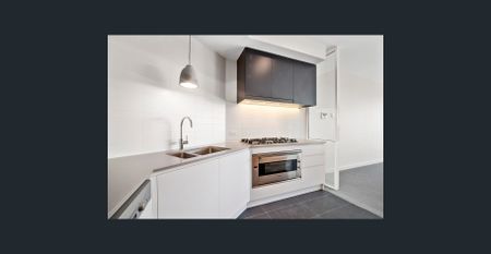 NORTH FACING THREE BEDROOM APARTMENT WITH DISTRICT VIEWS - Photo 4