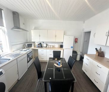 Low Lane (Room 4), Horsforth, Leeds - Photo 1