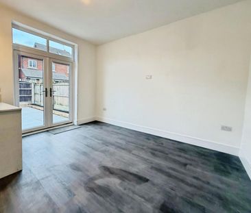 3 bedroom House To Let Total Size: 1088 SQ FT - Photo 3