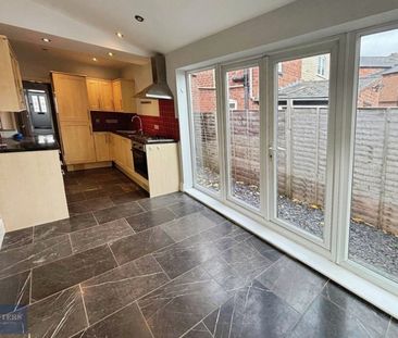 2 bedroom House To Let Total Size: 905 SQ FT - Photo 6