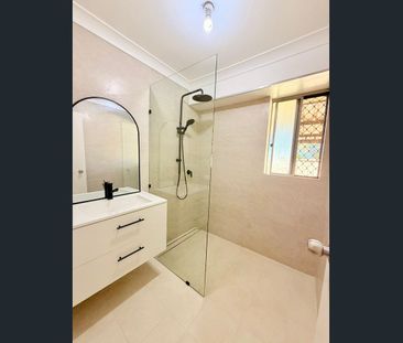 Stunning Fully Renovated 3x1 Home in Prime Armadale Location - 10 S... - Photo 2