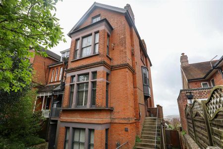 2 bedroom flat to rent - Photo 5