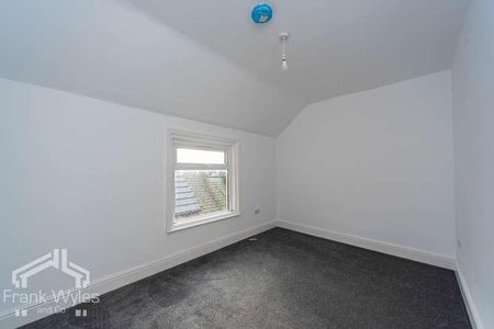 St Annes Road West, Lytham St Annes, Lancashire, FY8 - Photo 2