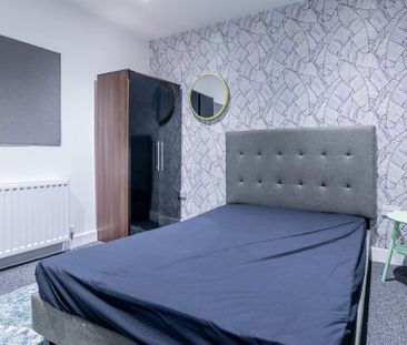 6 bedroom terraced house to rent - Photo 3