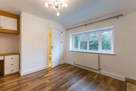 3 bedroom semi-detached house to rent - Photo 5