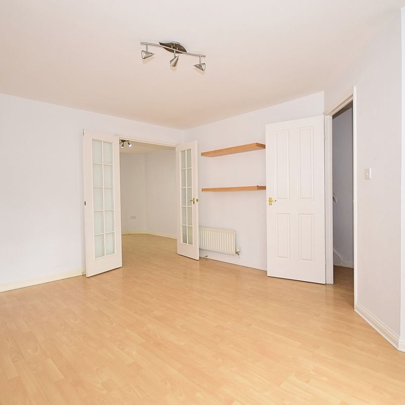 3 bedroom end of terrace house to rent - Photo 1