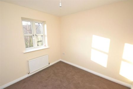 3 bedroom end of terrace house to rent - Photo 2
