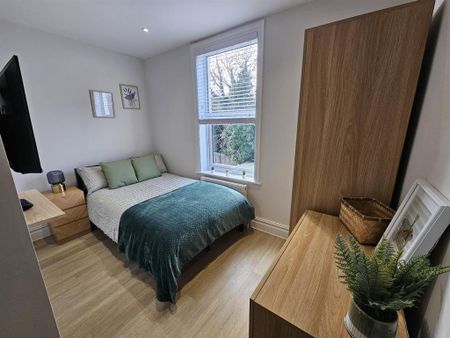 1 bedroom in a house share to rent - Photo 4