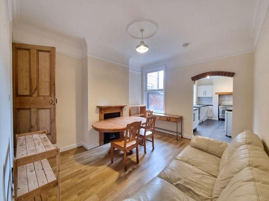 4 bedroom terraced house to rent - Photo 1