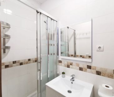 Beautiful cozy room in Sol - Photo 1