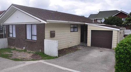 Cozy Home with Privacy in a Convenient Location - Photo 5