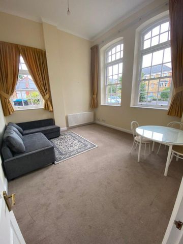 1 bedroom flat to rent - Photo 2
