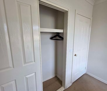 Altona Meadows - Photo 6