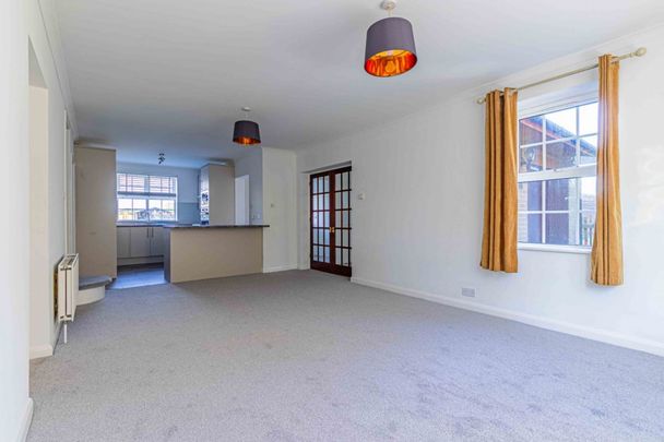 4 bed Semi Detached for rent - Photo 1
