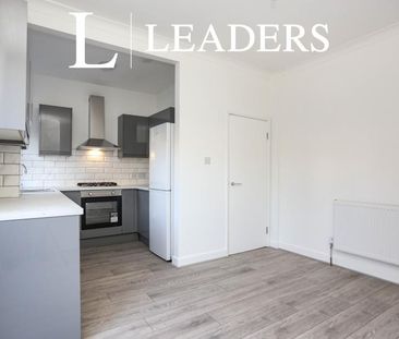 3 bedroom house to rent Hereford Gardens, London, SE13 - Photo 4