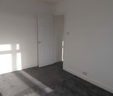3 bedroom apartment to rent - Photo 5