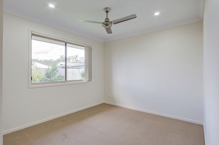 Comfortable Modern Home in Pimpama! - Photo 3