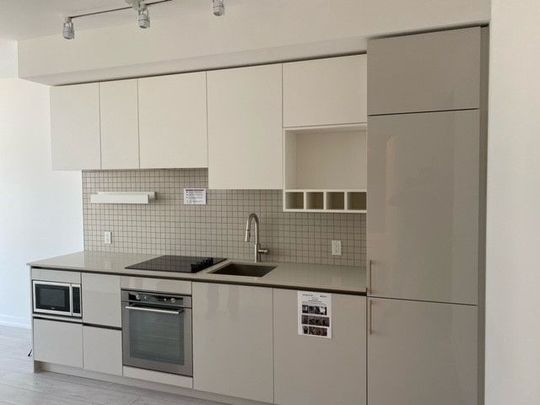 For Lease - 5 Buttermill Avenue Unit# 802, Vaughan, Ontario - Photo 1