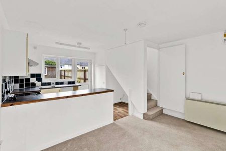 The Twenties, Siddington, Cirencester, Gloucestershire, GL7 - Photo 3