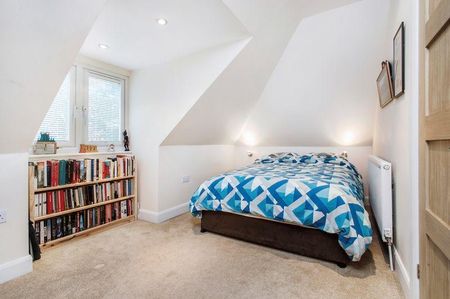 4 bedroom detached bungalow to rent - Photo 2