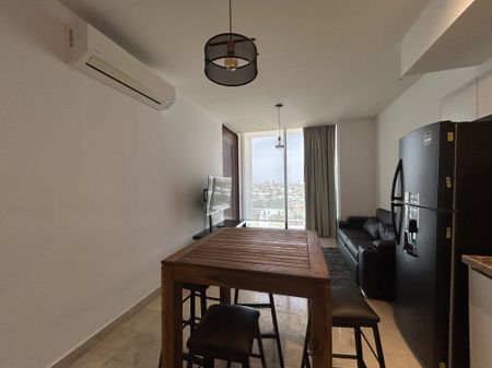Departamento de 2 recámaras, amueblado, en Nia Towers. - Photo 4
