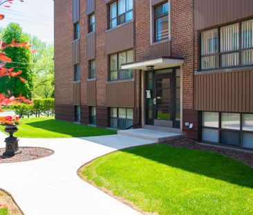 For Lease - 2846 Bloor Street Unit# 1B, Toronto, Ontario - Photo 4