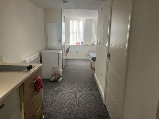 Studio Flat, Pall Mall, L3 - Photo 1