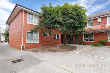 Modern & Convenient Living in the Heart of Dandenong - Photo 4