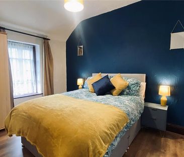 2 bedroom end of terrace house to rent - Photo 2