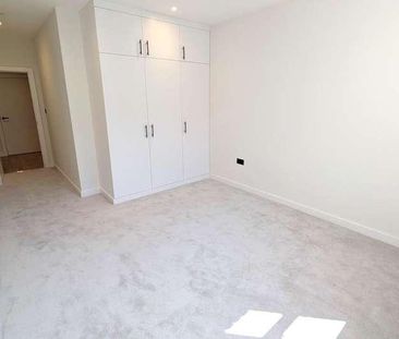 Woking, Surrey, GU21 - Photo 3