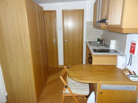 A charming newly refurbished studio apartment in the vibrant area of Bloomsbury, London WC1H - Photo 5