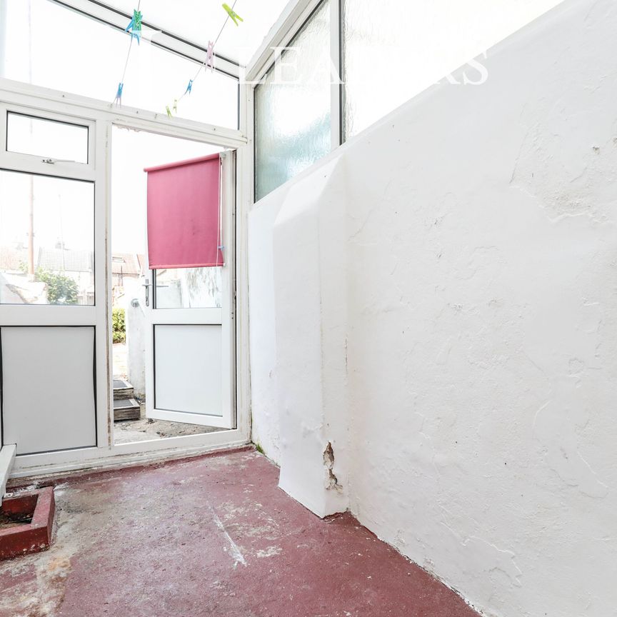 2 bedroom house to rent Coronado Road, Gosport, PO12 - Photo 1