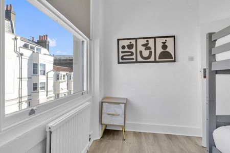 3 Bed Flat, Clarence Square, BN1 - Photo 3