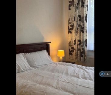 4 bedroom terraced house to rent - Photo 3