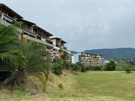 A LOUER - Sainte-Marie - Appartement T2 meublé de standing avec terrasse et vue mer - Photo 3