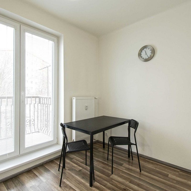 Pronájem bytu 1+1 36 m² - Photo 1