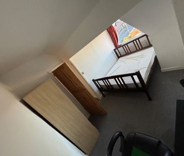 Room in a Shared House, Vinery Terrace, LS9 - Photo 2